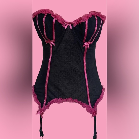 CLEARANCE Victoria's Secret Sexy Little Things Black & Pink Corset w/Garters 💕 - Picture 4 of 4